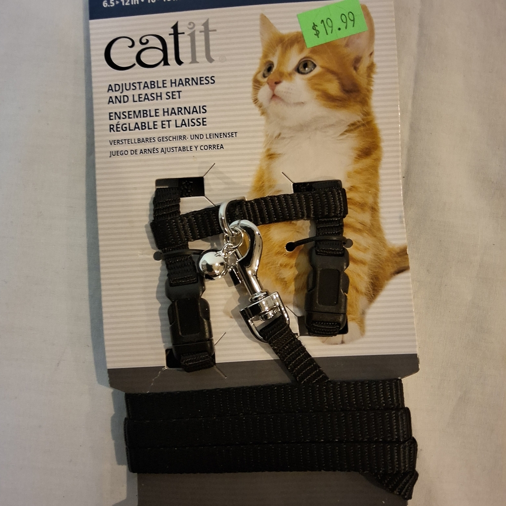 Adjustable Black Cat Harness and Leash Set